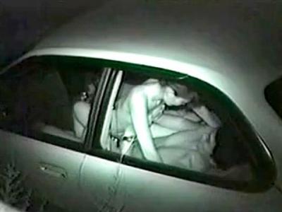 ちょーリアル！！暗闇に車を停めてエッチしてる素人カップルを赤外線カメラで隠し撮りしたカーセックス画像