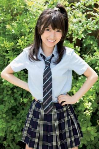 AKB48大島涼花ちゃんの制服、水着姿が可愛い