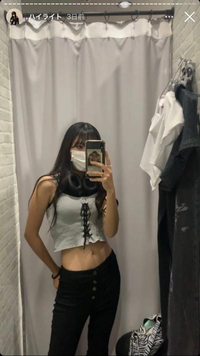 【画像】成長途中な身体に露出多めな女子高生の私服がたまらんくエチよなｗｗ
