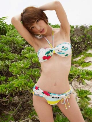 【篠田麻里子 画像】AKB48で最もエロい身体した麻里子様の水着画像を貼ってくスレｗｗｗｗ