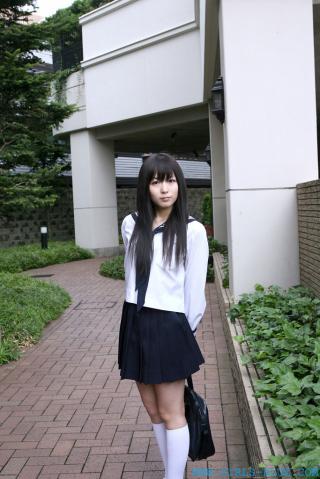 黒髪の女子高コス美女がおちんちんペロペロする画像をご覧ください[31枚]