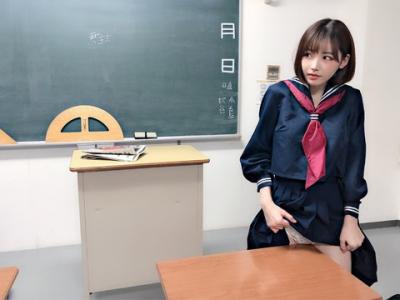 【画像】教室の机の角でオナニーしてる女子高生が撮られてしまう