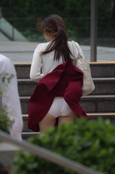 風の神様に感謝感激したパンチラが素晴らしい