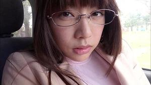 このメガネの美少女が巨乳なんすよwww和泉美沙希ちゃんのIV画像！
