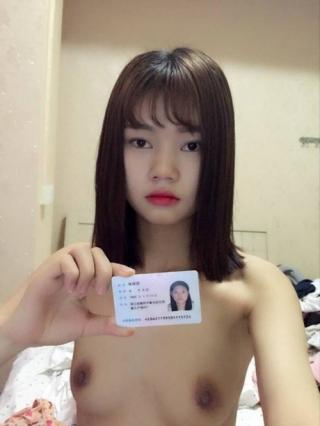 中国人の女子大生の借金ヌードエロ画像流出！素人JDのおっぱいお披露目ｗｗｗ