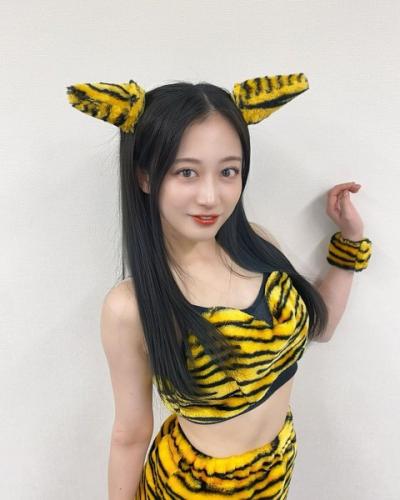 NMB48 川上千尋（24）、可愛すぎるラムちゃんコスプレで美バスト披露！