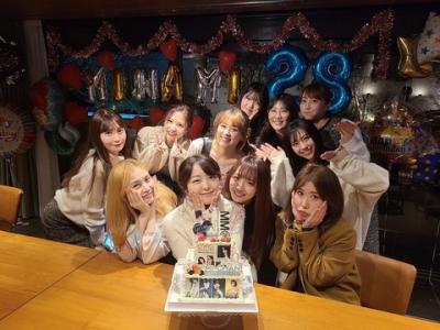 【画像】AKB48 峯岸みなみさん(28)の誕生パーティーに集まったメンバーが豪華すぎると話題に！