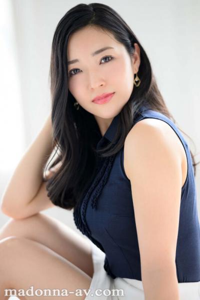 元キャビンアテンダントの人妻 東条実澪 34歳 AV DEBUT 不倫を求める潤んだ瞳、結婚3年目の淫らな決意―。 【画像＋動画】