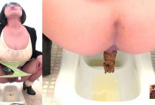 和式トイレで女の子がぶっといウンコ出してる所を隠し撮りｗｗｗ【盗撮動画】