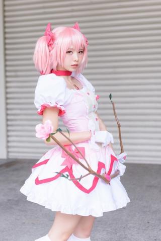 【画像】カリスマコスプレイヤーのえなこさん、魔法少女コスを公開