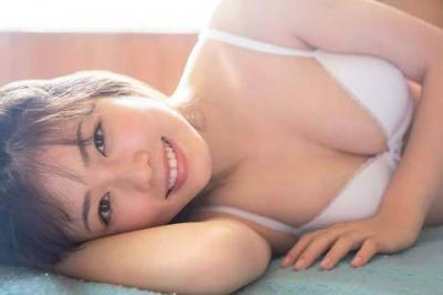 小芝風花 おっぱい画像　生乳が零れ落ちそう！意外と胸デカくて谷間がエロすぎるｗｗ