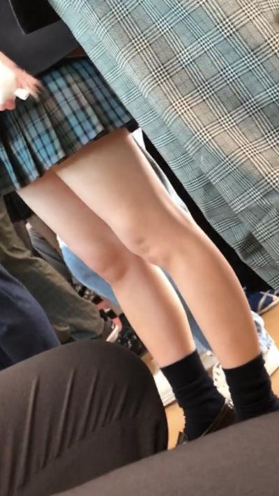 【画像】女子高生のスカート丈は長い方が絶対に可愛いと思う