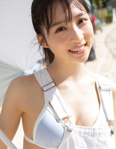【AKB48】フレッシュな水着姿にキュン！「2万年に1人の美少女」小栗有以（19）、「ランキング1位総なめ」話題の1st写真集表紙解禁！