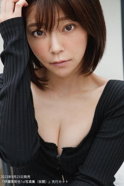『HUNTER×HUNTER』キルア役声優の伊瀬茉莉也(34)写真集発売で初脱ぎ！引き締まったエロボディーを披露ｗｗｗ