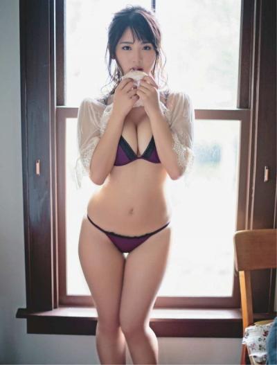 【F-cup】平嶋夏海(B88)元AKBの美少女フェイスなのに腰回りの肉付きがエロすぎwwww