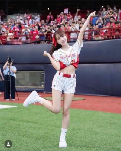 元AV女優の三上悠亜、台湾プロ野球で始球式「ゾーニングしろ」「職業差別だ」と賛否の声