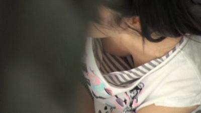 【エロGIF】家庭内の乳ポロハプニングの瞬間に撮影に成功ｗｗｗｗｗｗｗｗ(GIFあり) 