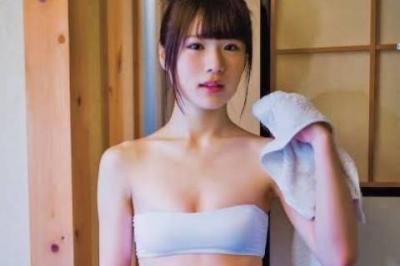 渋谷凪咲ちゃんの半裸！おっぱいの谷間がエロくてたまらんｗｗｗｗｗｗｗ