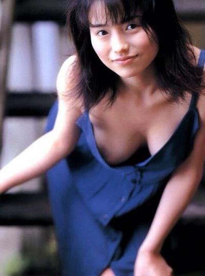 【画像】最近のAV女優美人過ぎるやろ昔の人は可哀想やなぁwwん？なになに川島和津実…？