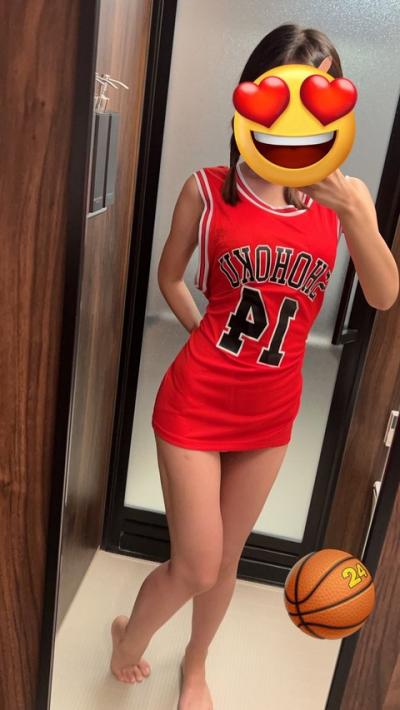 【画像あり】スラムダンク 三井寿ファンの女さん、湘北14番のユニフォームを着て、ドスケベな格好をする