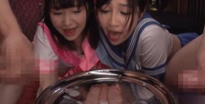 【エロGIF】食べ物をザーメンまみれにして食す二人の女の子のエロGIF画像１７枚