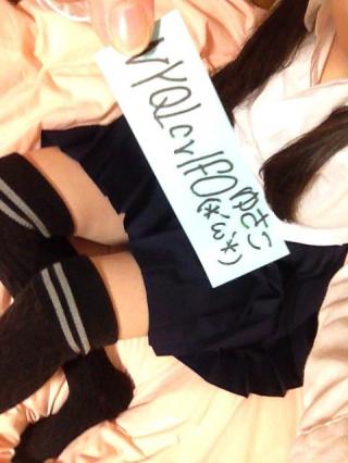 ムチぽちゃ体型な制服脱ぎながら美巨乳濡れ濡れオマ●コ丸出し自画撮り