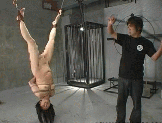 【SM】変態M女を宙吊りにしてマンコを鞭で叩かく拷問に近い本気のSM動画がヤバイってｗｗ