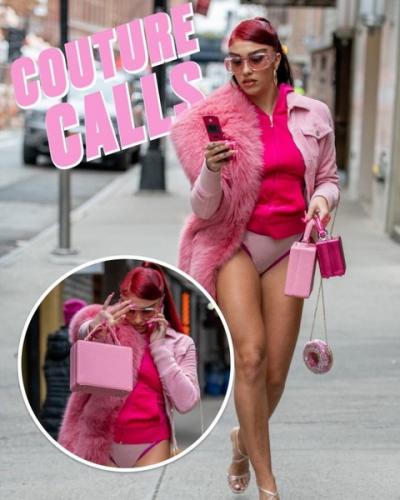 【画像】マドンナの娘「ローデス・レオン（24）」がパンツ1枚で街を歩くセクシーな写真を公開