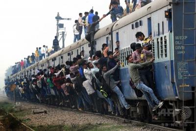 【動画】１日に３５人が死ぬインドの電車がこちらｗｗｗｗｗｗ