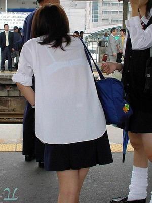 女子校生下半身盗撮画像がみたいｗｗ２