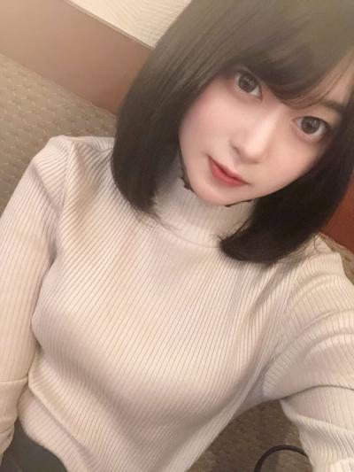 真面目で大人しい雰囲気なのに性欲強めの元生徒会長・菜月ひかる(20)、奇跡の超敏感体質で初撮影に緊張しながらもイキッぱなしｗｗ