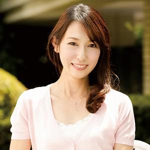 貞淑な女を演じている細身の美人は自らチンポをおねだりするいやらしい女ですｗ　まゆみさん
